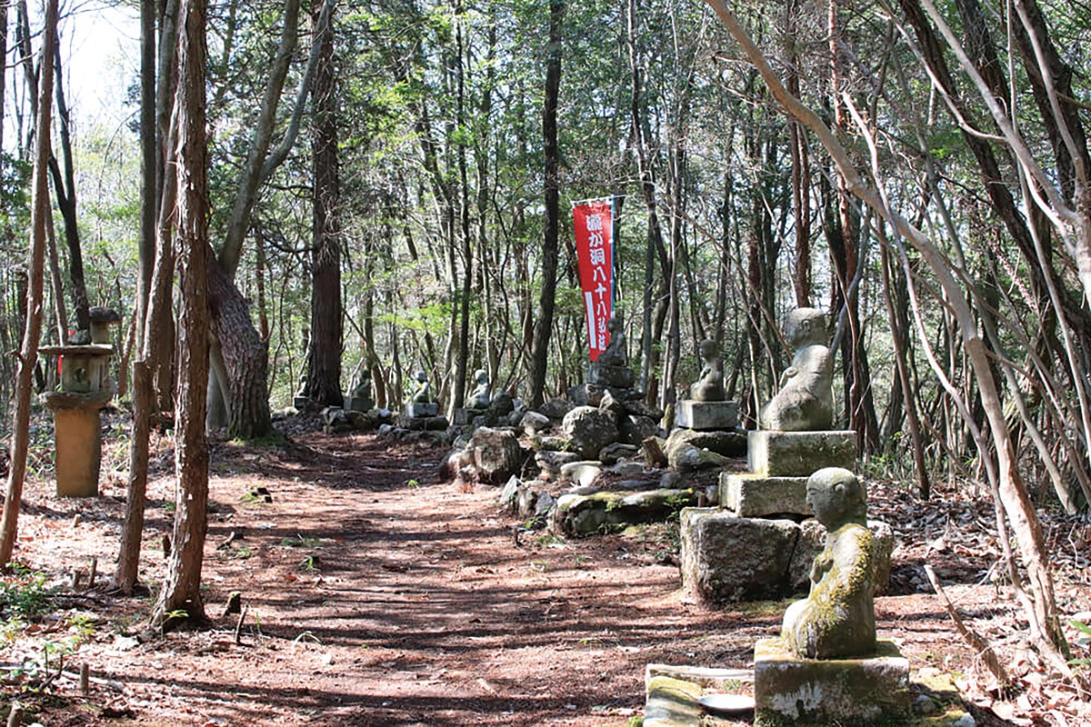 瀧が洞石仏群　磨崖仏と八十八弘法